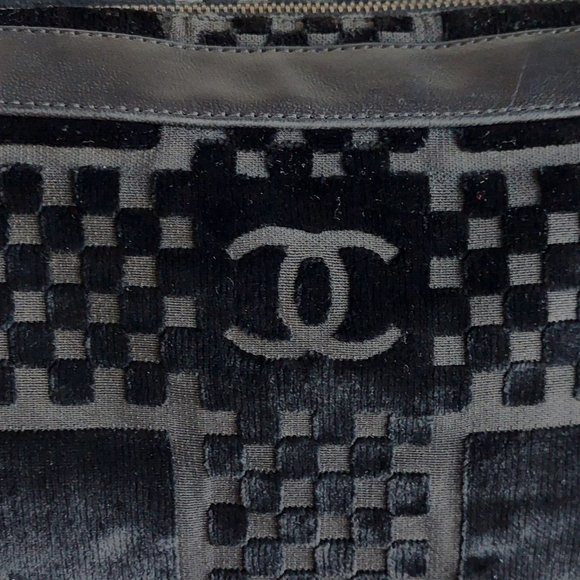 CHANEL Black Velour Velvet CC Bowler Shoulder Bag - Picture 6 of 17